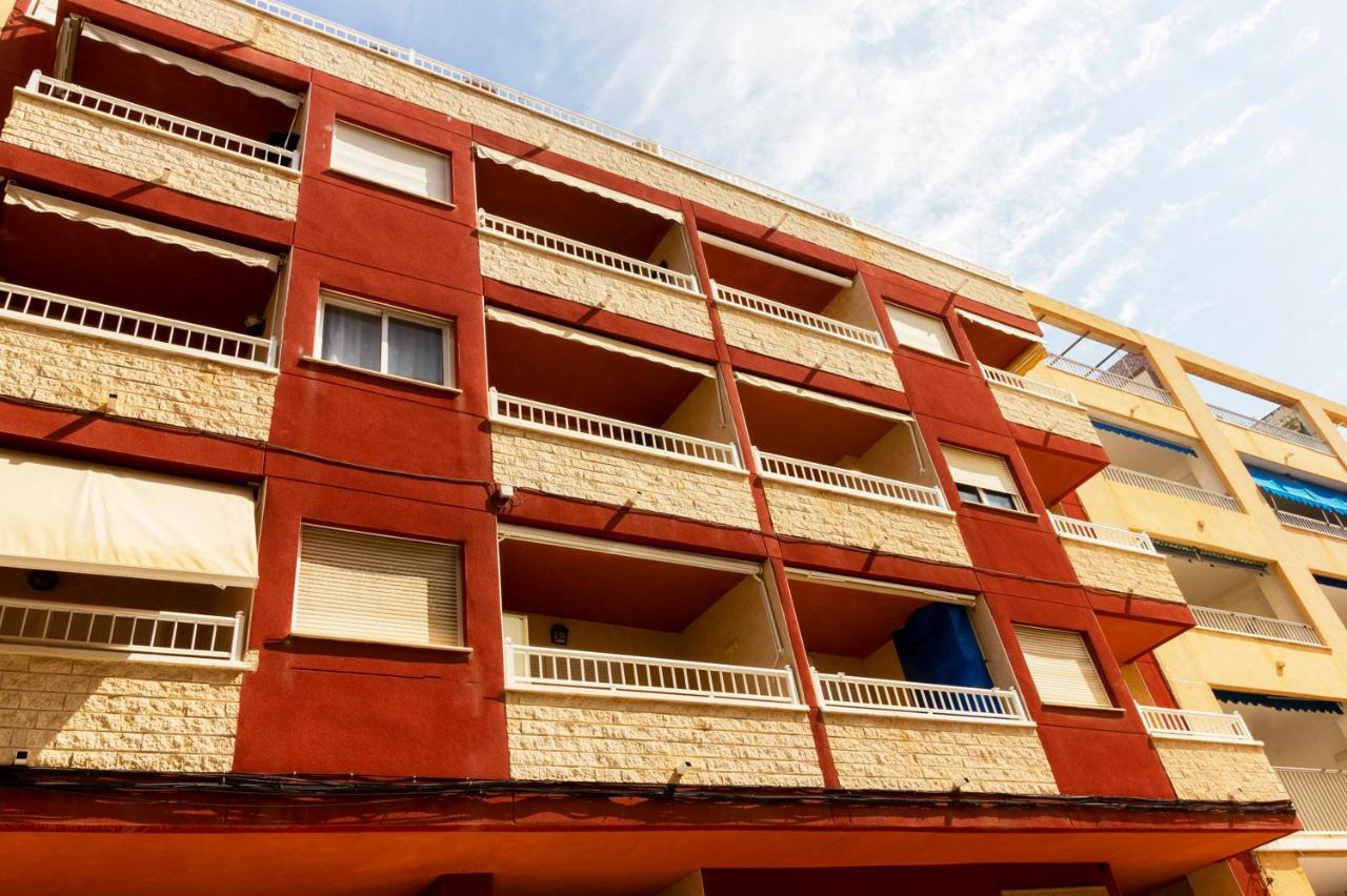 Apartamento Pink Maritimo Торевиеха Екстериор снимка