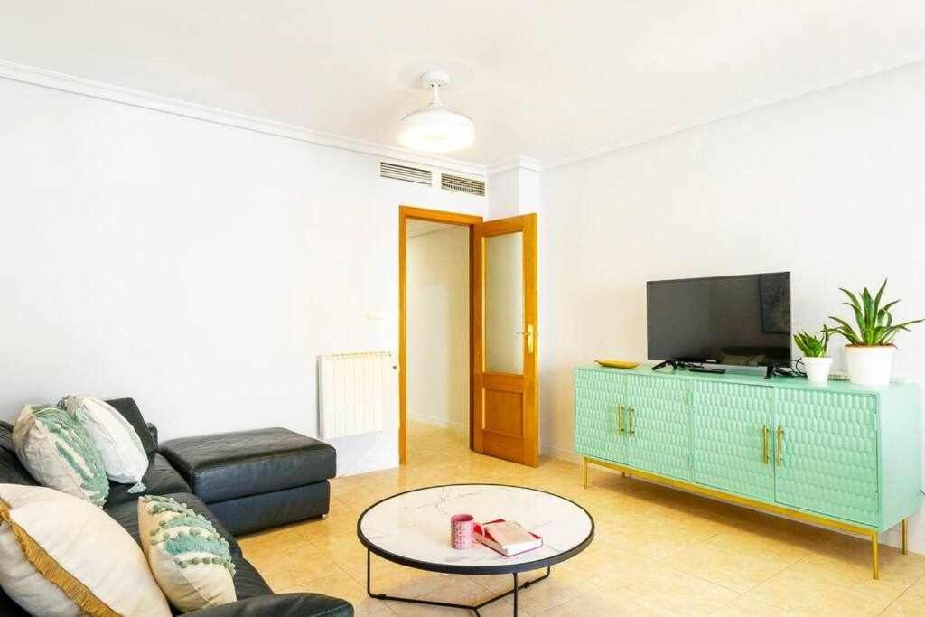 Apartamento Pink Maritimo Торевиеха Екстериор снимка